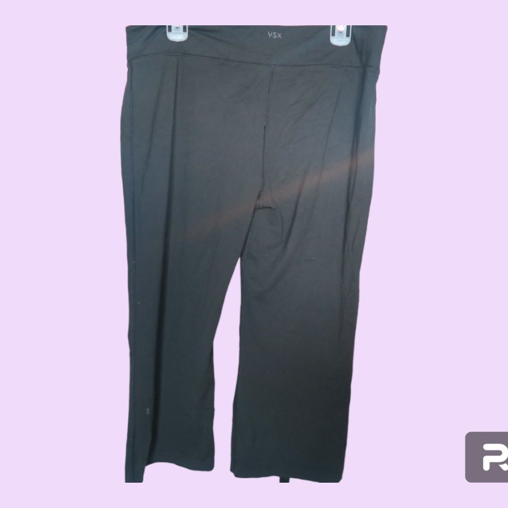 Victoria's Secret VSX sexy Sport IIIIIII athletic capri in black size large.
